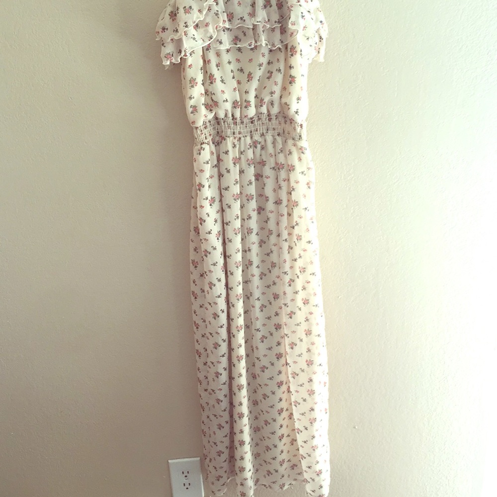 Floral maxi dress. Cream colored
